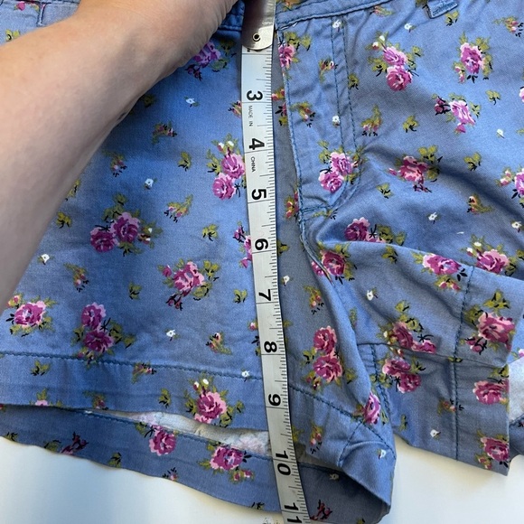 burnside teen size 9 dainty floral printed cotton shorts w zip and button front - Picture 10 of 10